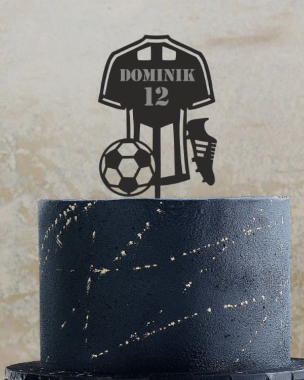 Topper / dekor na tort "Koszulka piłkarza + Dowolne imię i liczba GRAWER"